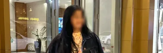 Andrea, 32
