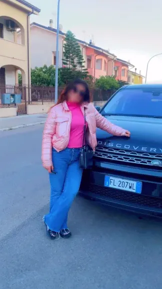Clara, 36
