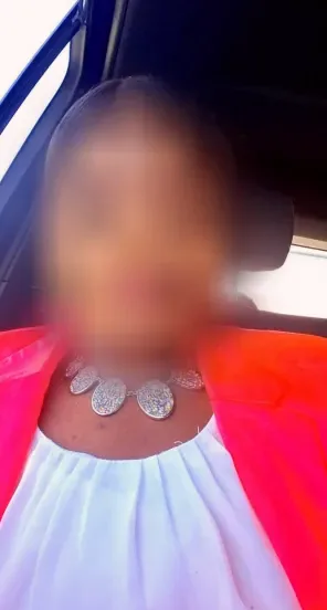 Clara, 40