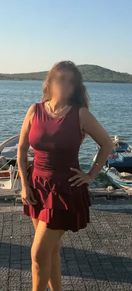 Emilia, 30