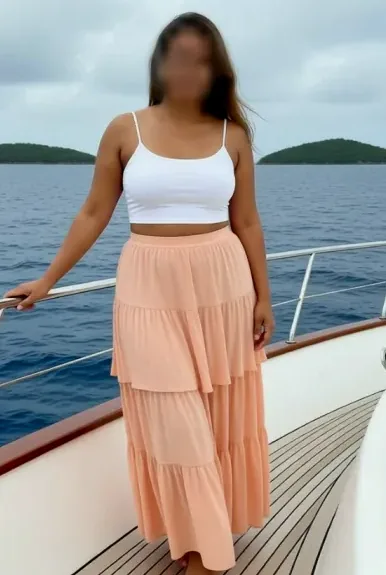 Katrin, 32