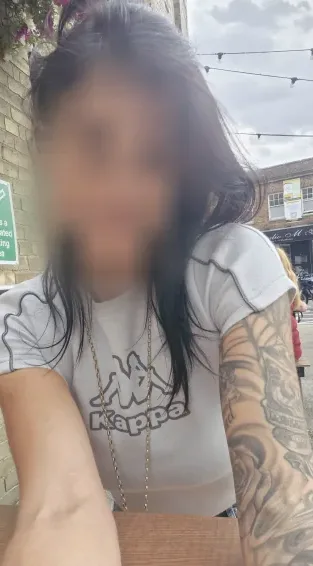 Larissa, 39