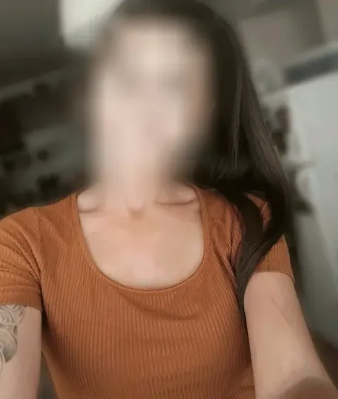 Lena, 32