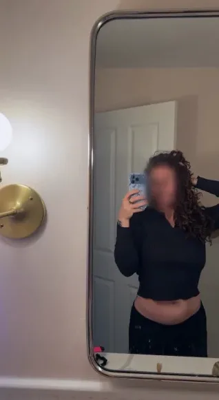 Lilly, 37
