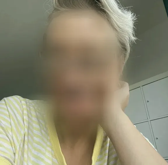 Manuela, 29