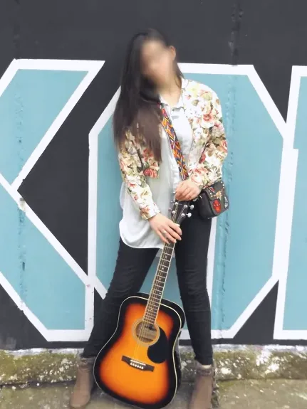 Manuela, 30