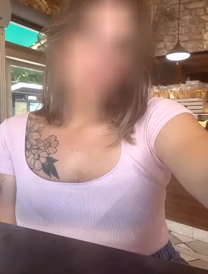 Sabine, 40