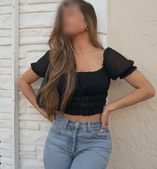 Sandra, 34