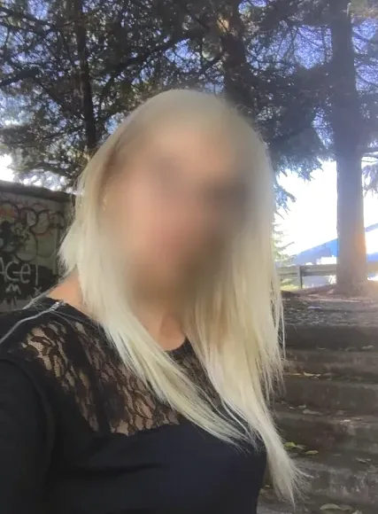 Sophia, 32