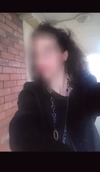 Viktoria, 33